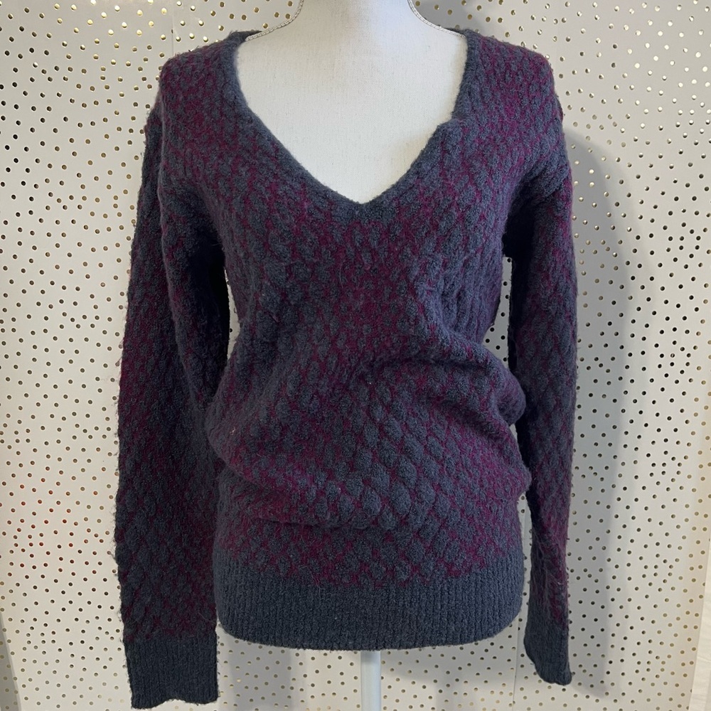 Leith V-Neck Diamond Pattern Sweater